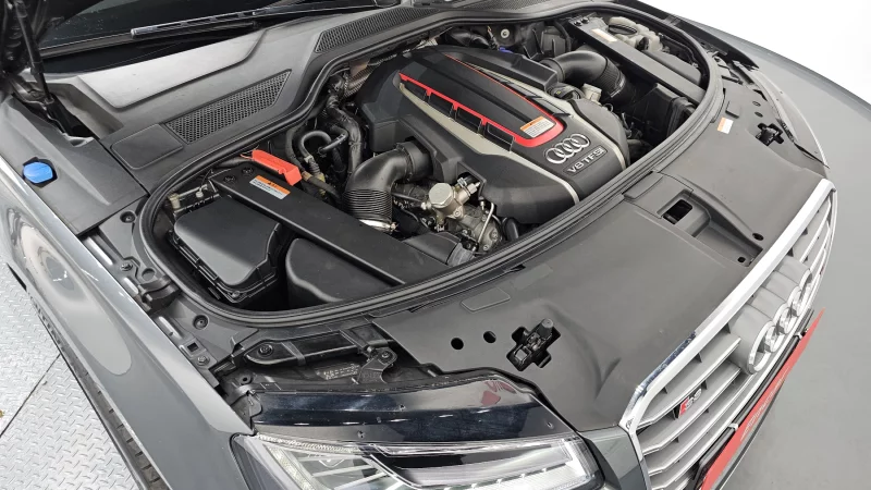 Audi S8