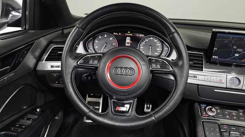 Audi S8
