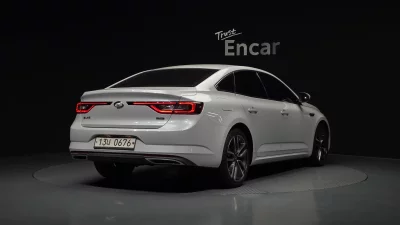 Renault SM6