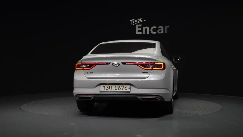 Renault SM6