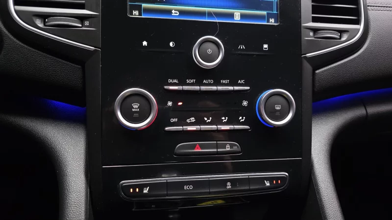 Renault SM6