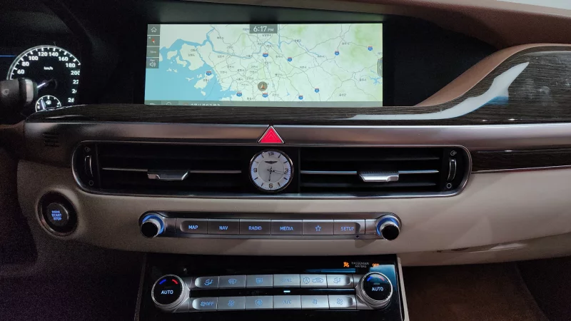 Genesis G90