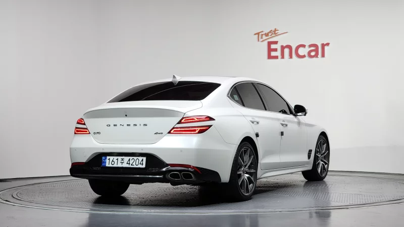 Genesis G70
