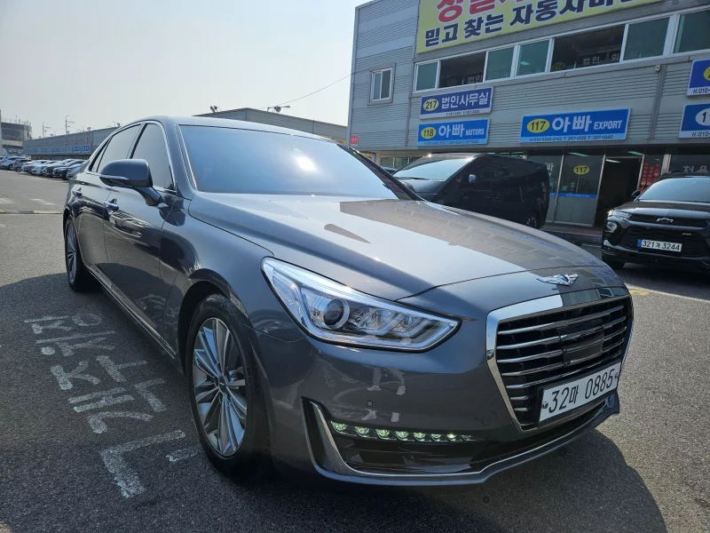 Genesis EQ900