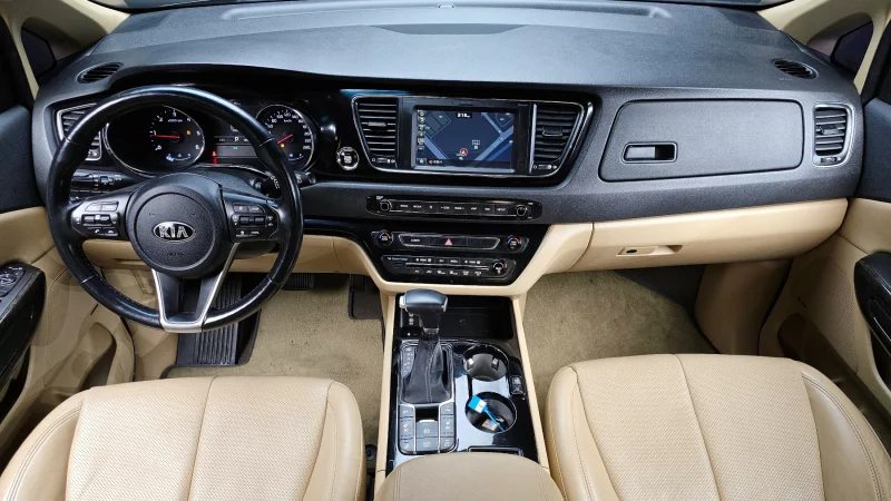 Kia Carnival