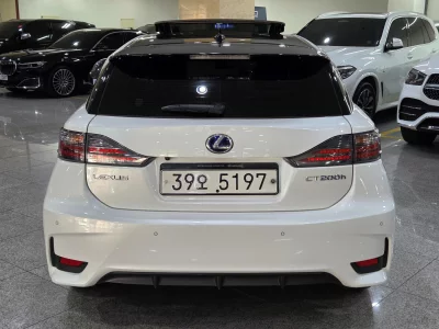 Lexus CT200h