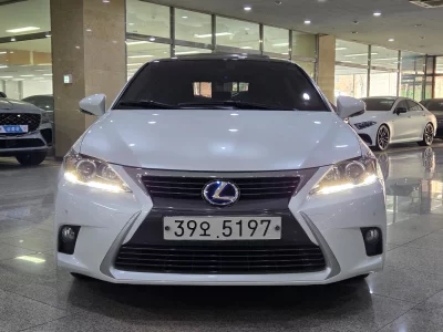 Lexus CT200h