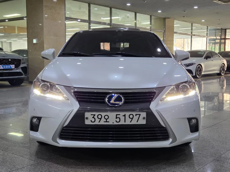 Lexus CT200h