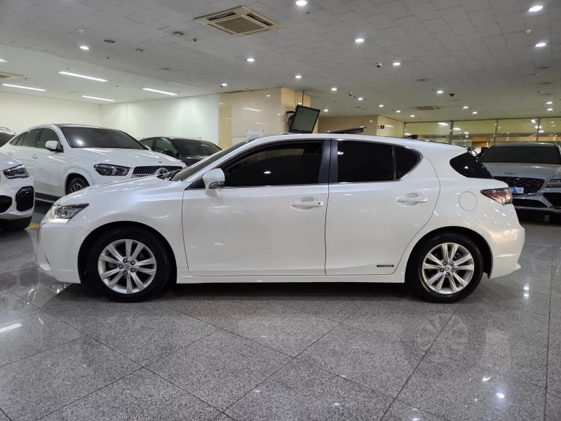 Lexus CT200h