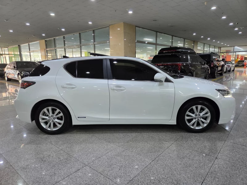 Lexus CT200h