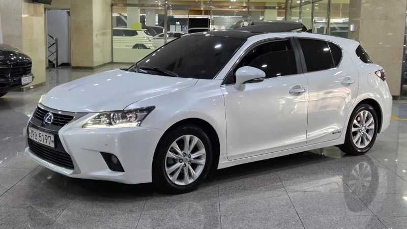 Lexus CT200h