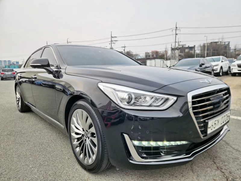 Genesis EQ900