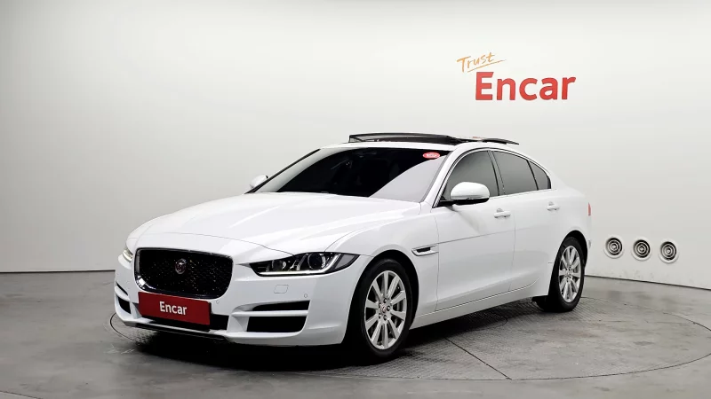 Jaguar XE
