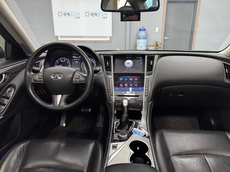 Infiniti Q50