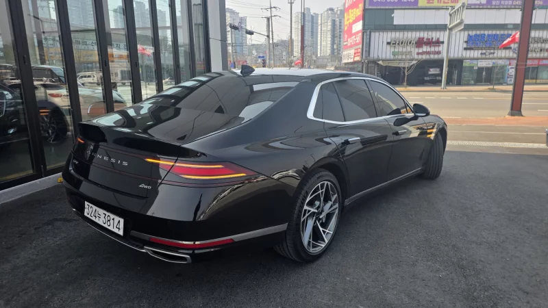 Genesis G90