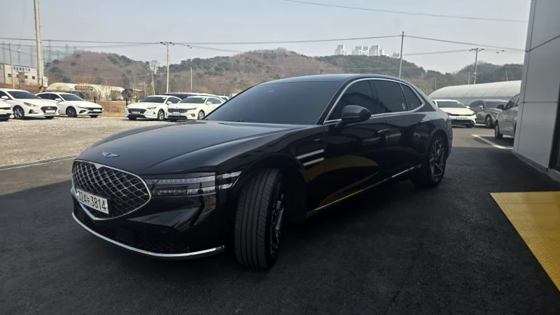 Genesis G90