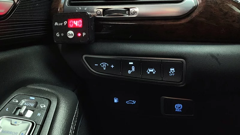 Genesis EQ900
