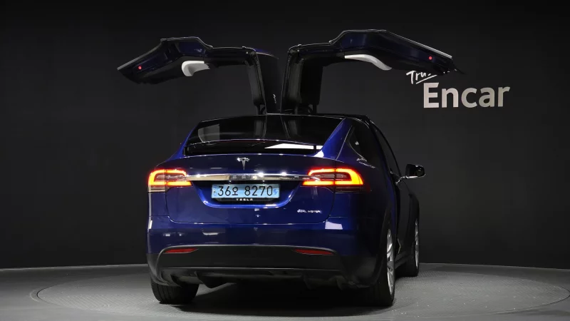 Tesla MODEL X