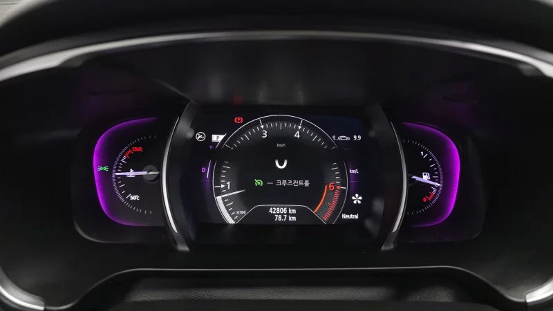 Renault SM6