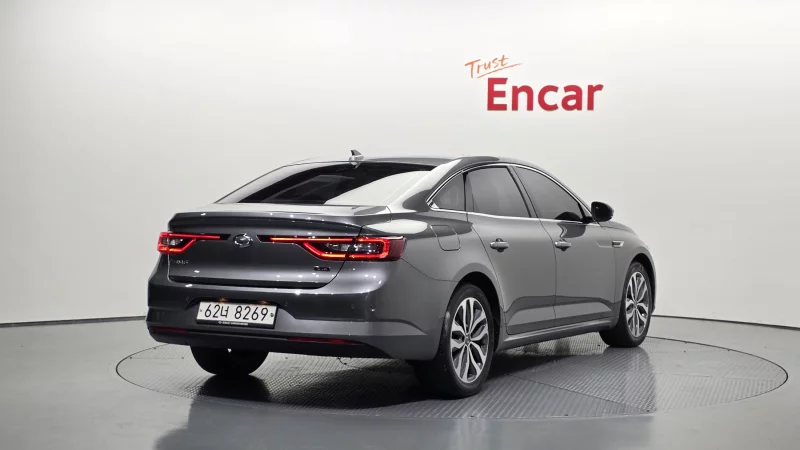 Renault SM6