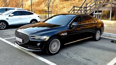 Genesis G90