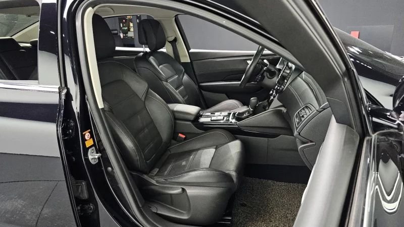 Renault SM6
