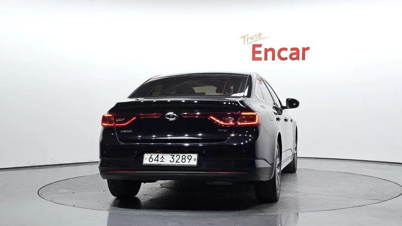 Renault SM6