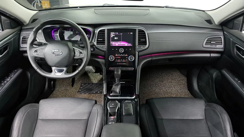 Renault SM6
