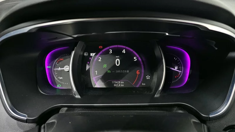 Renault SM6