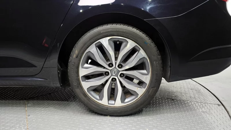 Renault SM6
