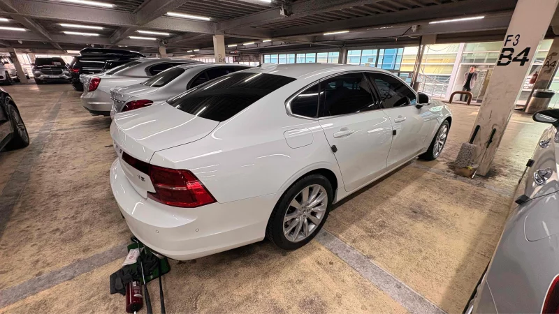 Volvo S90