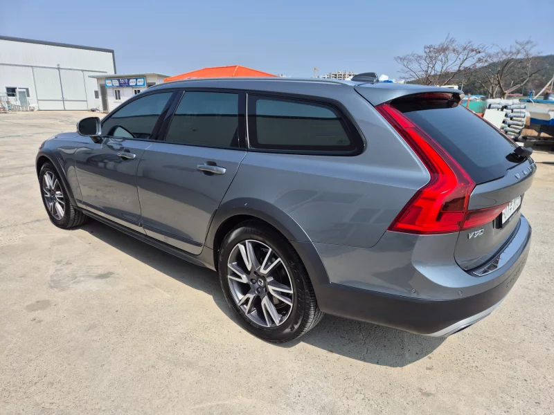 Volvo V90