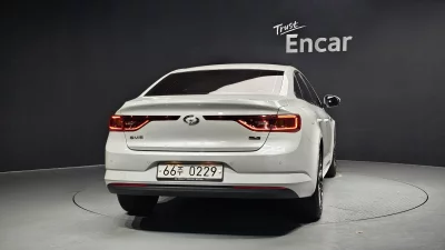 Renault SM6