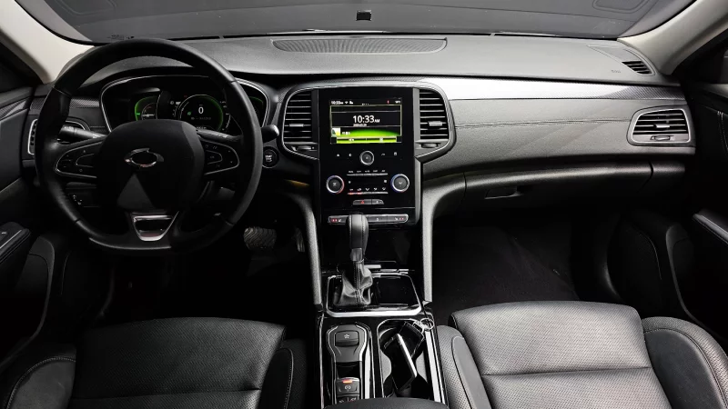 Renault SM6