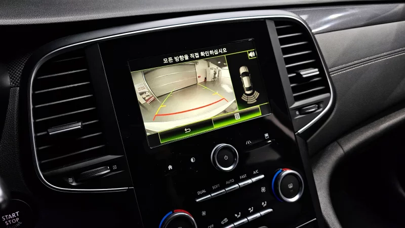 Renault SM6