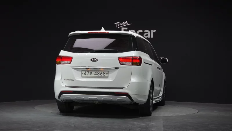 Kia Carnival
