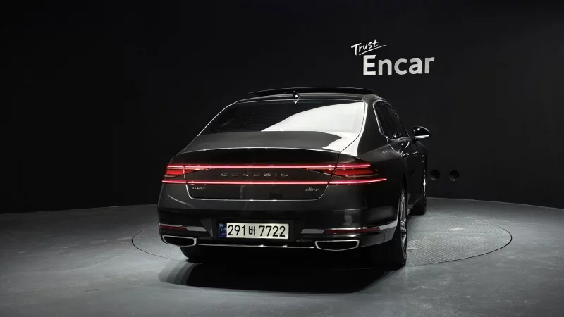 Genesis G90