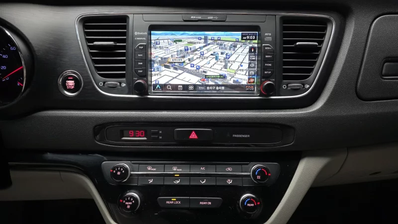 Kia Carnival