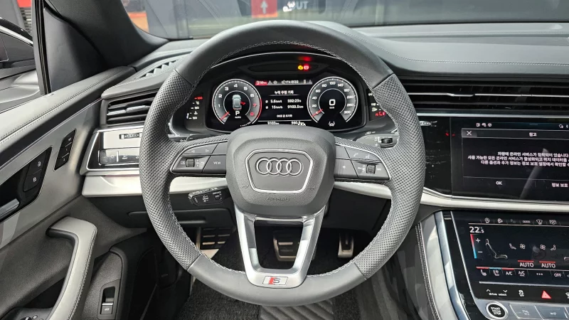 Audi Q8