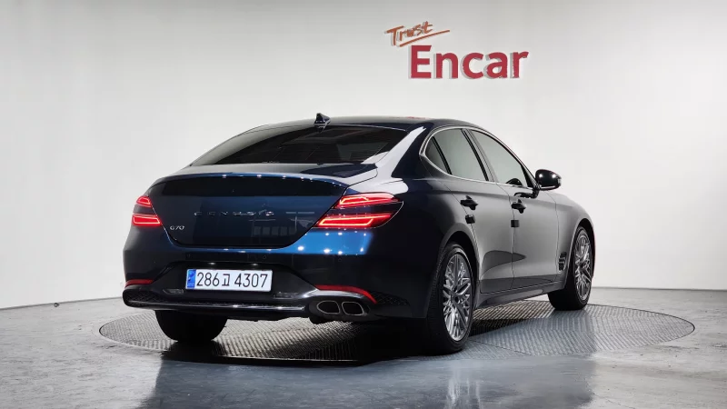 Genesis G70