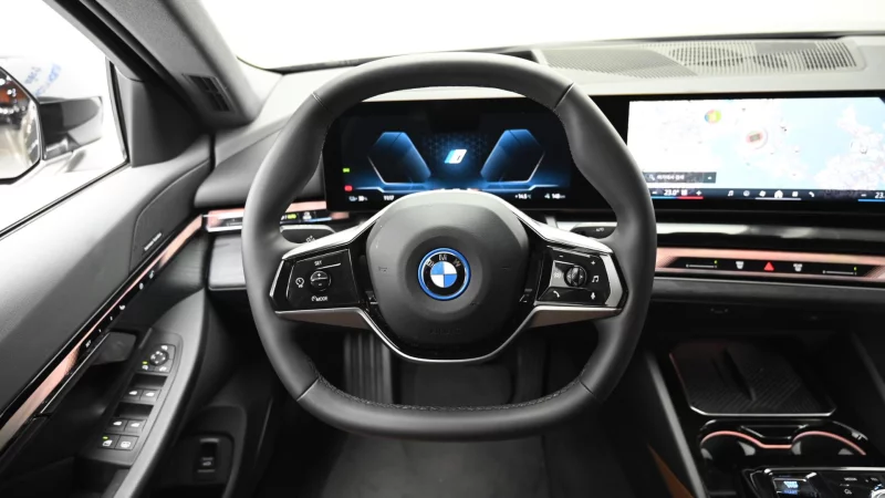 BMW i5