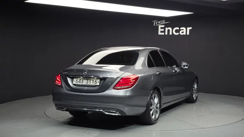 Mercedes-Benz C-Class