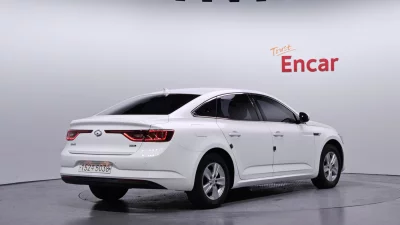 Renault SM6