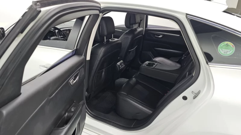Renault SM6