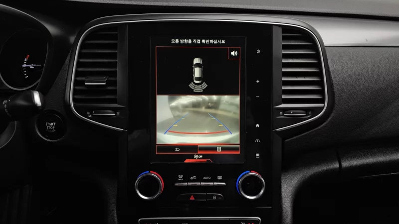 Renault SM6