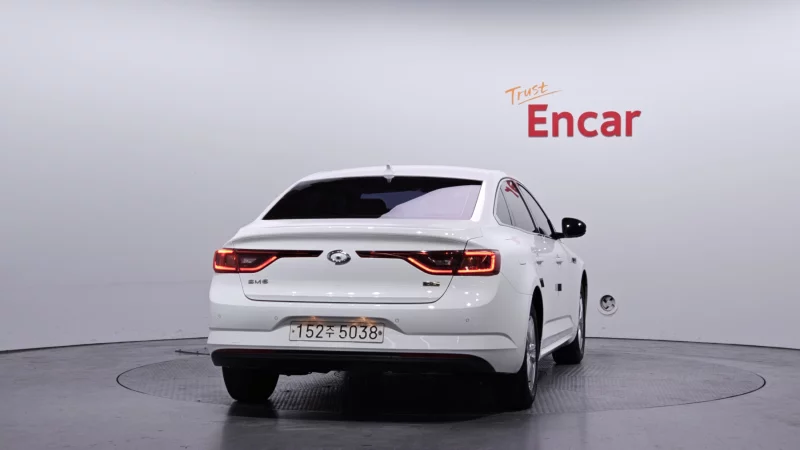 Renault SM6