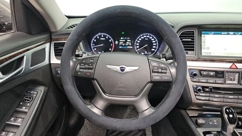 Hyundai Genesis