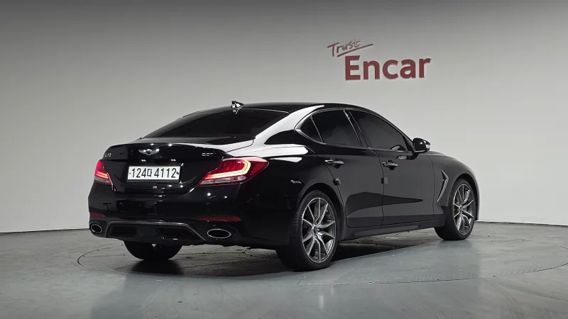 Genesis G70