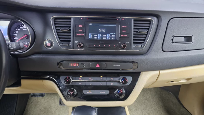 Kia Carnival