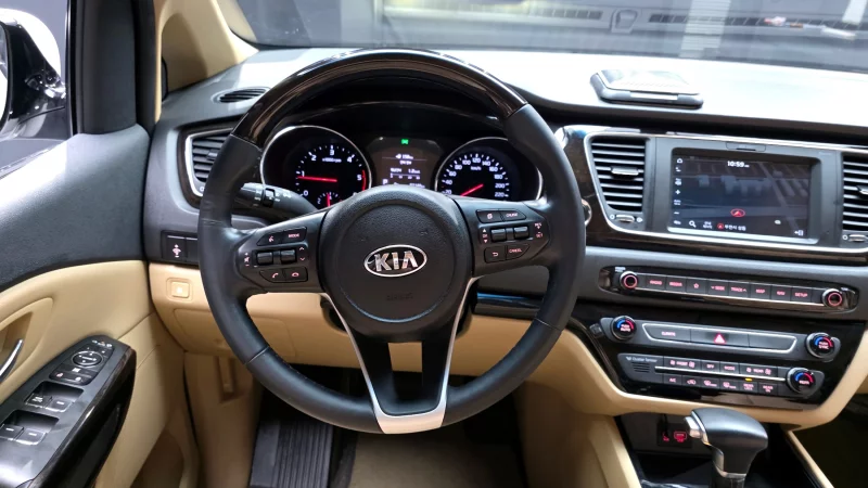 Kia Carnival